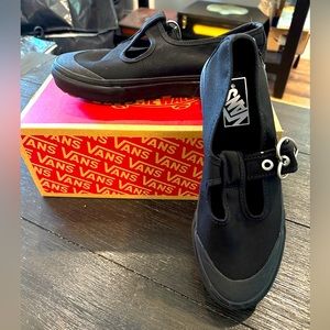 Vans Style 93 size 6 boys/ 7.5 womens